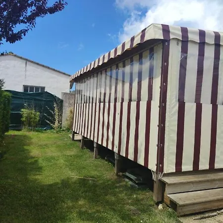 Ferienhaus Bungalow De 2 Chambres Avec Piscine Partagee Jardin Clos Et Wifi A A 5 Km De La Plage